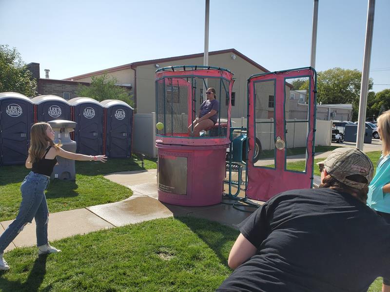 Lee's Rental, Inc. Manteno, IL